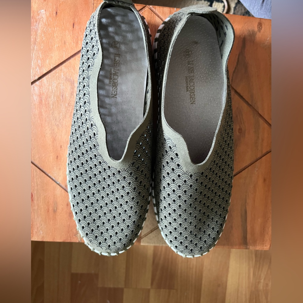 Isle Jacobsen green sneaker shoe